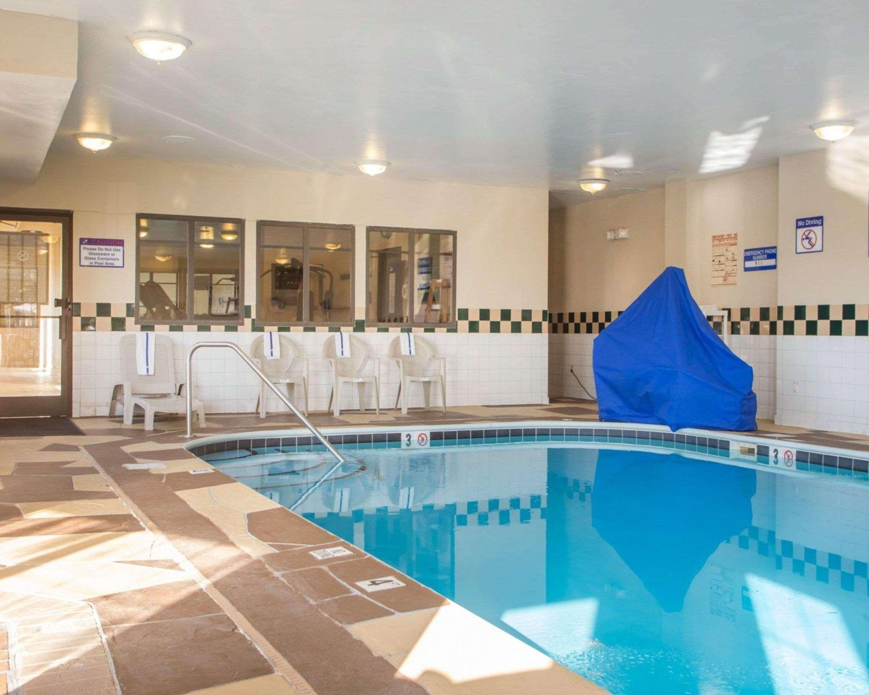 La Quinta Inn & Suites By Wyndham South Holland Exterior photo