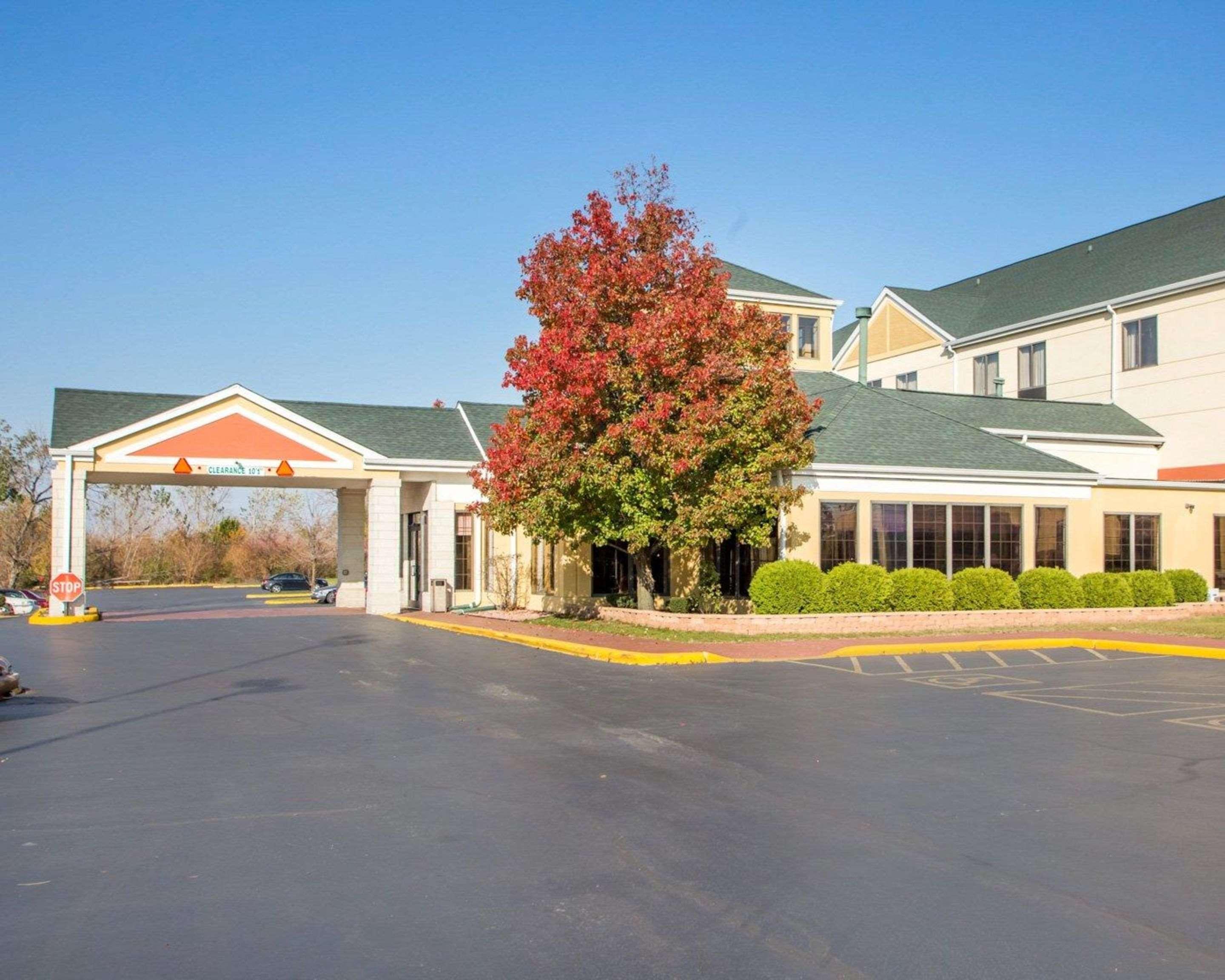 La Quinta Inn & Suites By Wyndham South Holland Exterior photo
